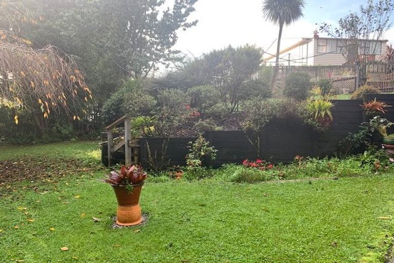 Photo of property in 41 Cron Avenue, Te Atatu South, Auckland, 0610