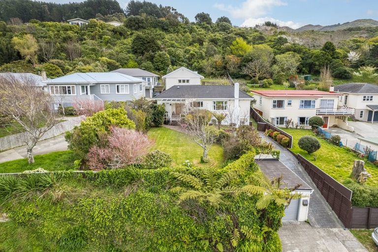 Photo of property in 351 Main Road, Tawa, Wellington, 5028