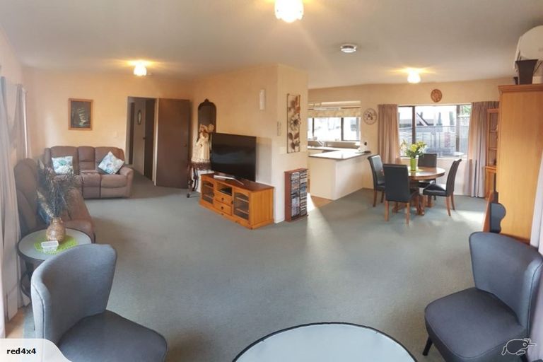 Photo of property in 6b Esmeralda Street, Welcome Bay, Tauranga, 3112