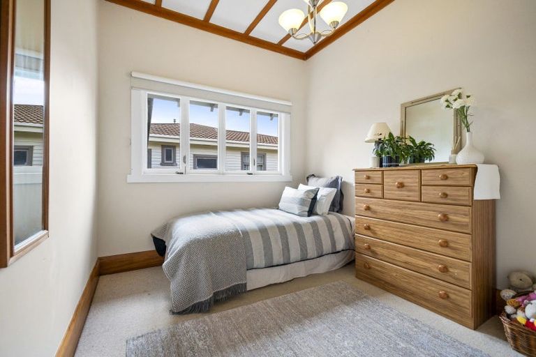 Photo of property in 77 Limbrick Street, Terrace End, Palmerston North, 4410