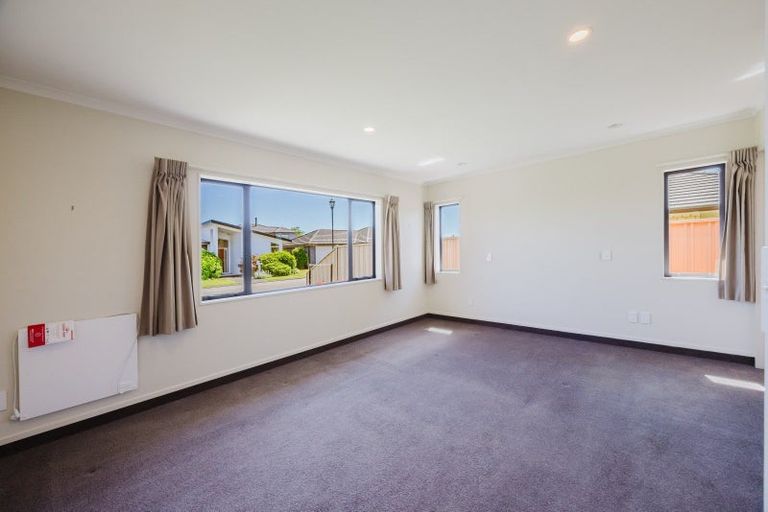 Photo of property in 22 Belgrove Place, Waipukurau, 4200