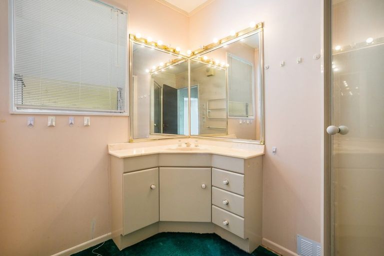 Photo of property in 6 Bowline Place, Whitby, Porirua, 5024