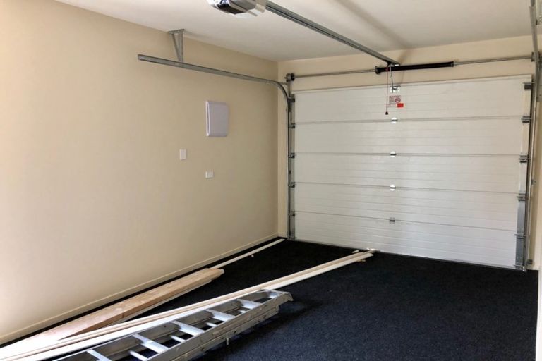 Photo of property in 17 Toanui Road, Hobsonville, Auckland, 0616