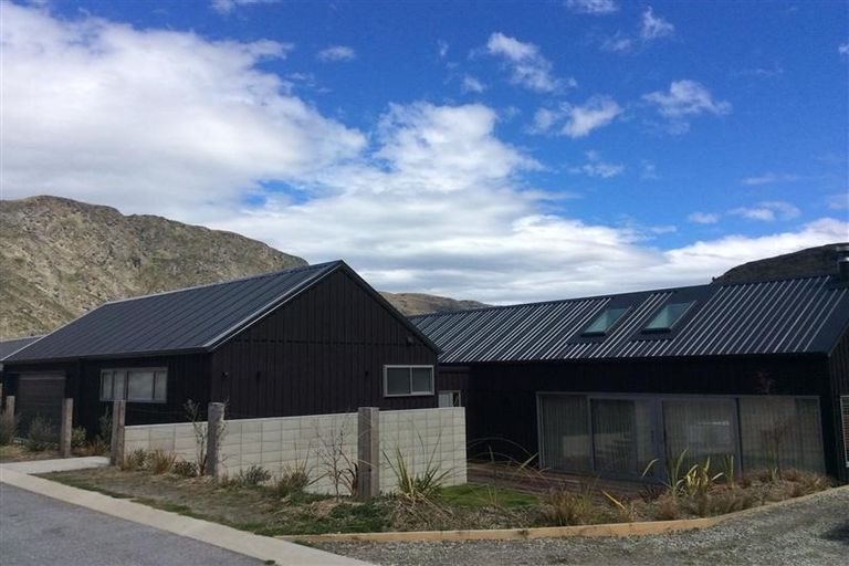Photo of property in 5 Kincaid Place, Arthurs Point, Queenstown, 9371