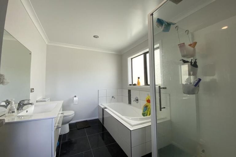 Photo of property in 25 Cresswell Place, Johnsonville, Wellington, 6037