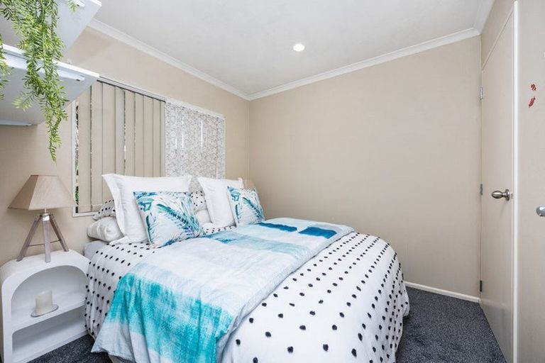 Photo of property in 40 Reid Road, New Lynn, Auckland, 0600