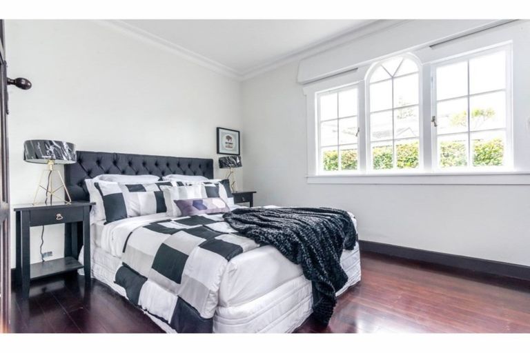 Photo of property in 1/21 Tirimoana Road, Te Atatu South, Auckland, 0602