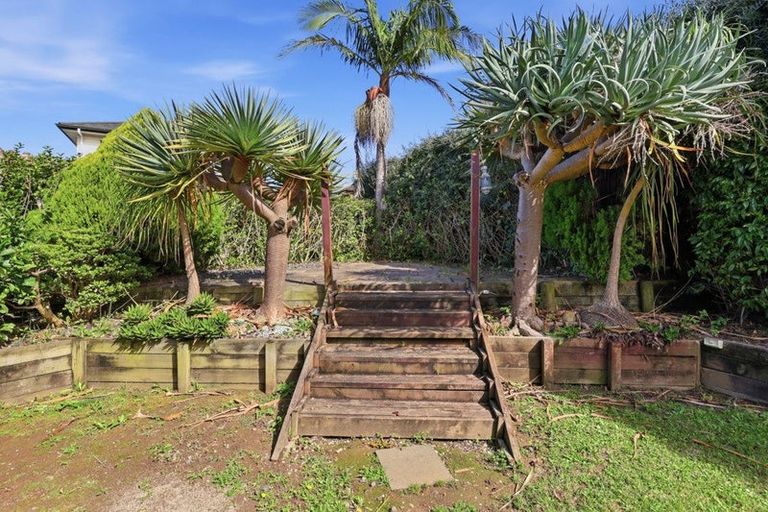 Photo of property in 35 Peninsula Road, Mangere, Auckland, 2022