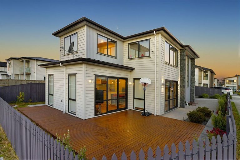 Photo of property in 1 Toanui Road, Hobsonville, Auckland, 0616