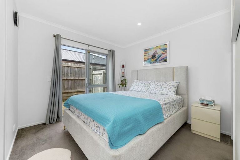 Photo of property in 13 Kapowai Boulevard, Takanini, 2112