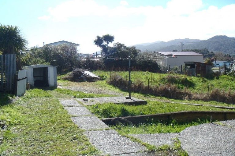 Photo of property in 10 Ward Street, Runanga, 7803