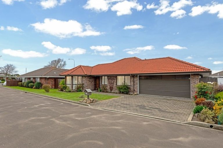 Photo of property in 10 Seville Court, Terrace End, Palmerston North, 4410