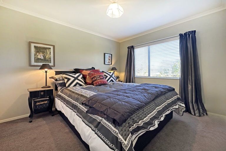 Photo of property in 2 Yasmin Lane, Kinloch, Taupo, 3377