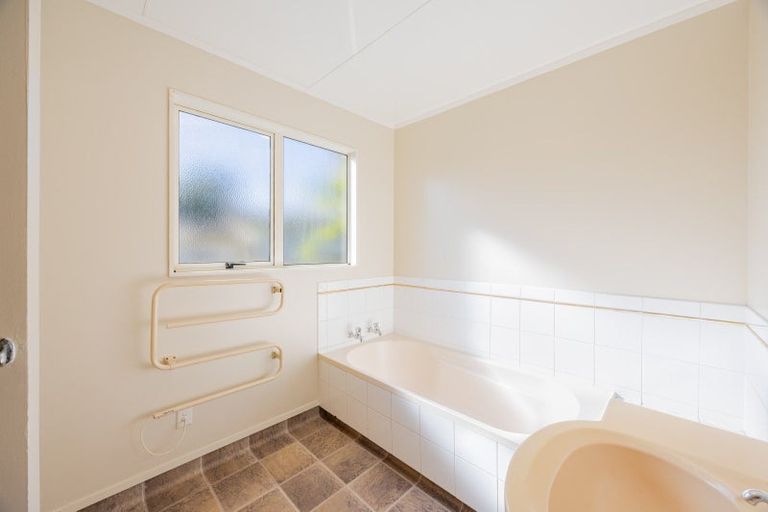 Photo of property in 23 Gebbie Road, Taradale, Napier, 4112