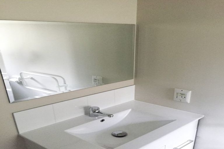 Photo of property in 1/13 Naviti Place, Browns Bay, Auckland, 0630