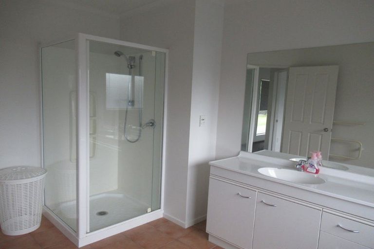 Photo of property in 5 Adrian Grove, Waikanae Beach, Waikanae, 5036