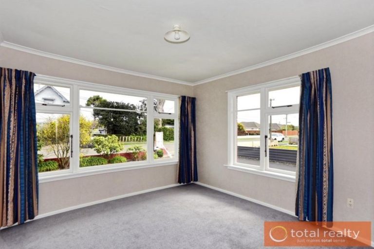 Photo of property in 6 Kinnaird Place, Hillmorton, Christchurch, 8025