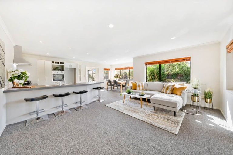 Photo of property in 35 Greig Place, Pukekohe, 2120