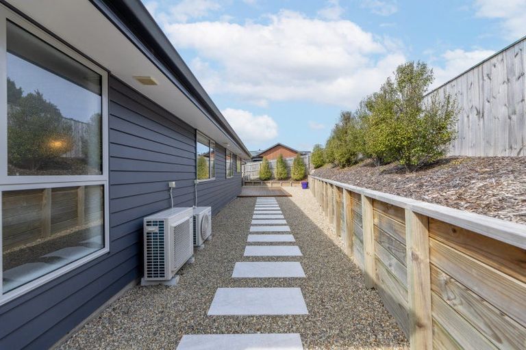 Photo of property in 36 Botanical Heights Drive, Waipahihi, Taupo, 3330