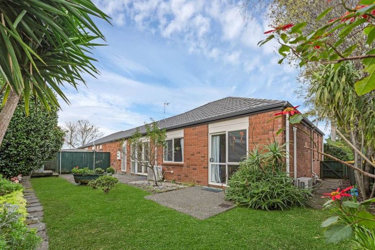 Photo of property in 16 Drummond Drive, Ranui, Auckland, 0612