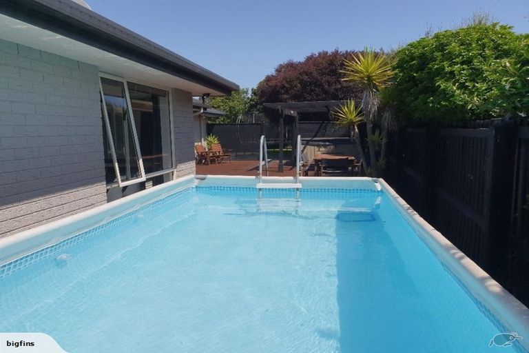 Photo of property in 76 Blue Gum Place, New Brighton, Christchurch, 8083