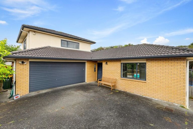 Photo of property in 17 Carnelian Court, Westgate, Auckland, 0614