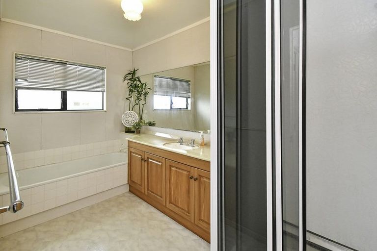 Photo of property in 7 Peretao Rise, The Gardens, Auckland, 2105