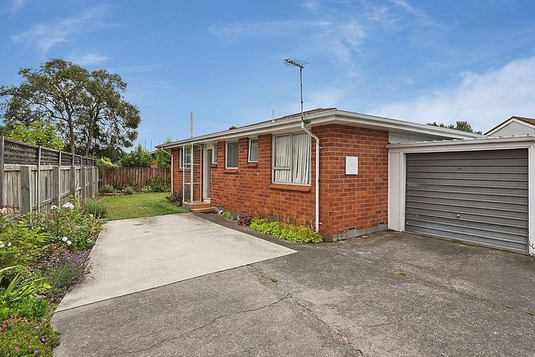 Photo of property in 1/8c Heaphy Place, Casebrook, Christchurch, 8051