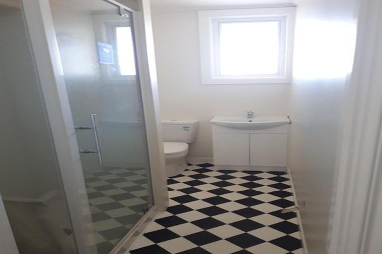 Photo of property in 1/165 Hinemoa Street, Birkenhead, Auckland, 0626