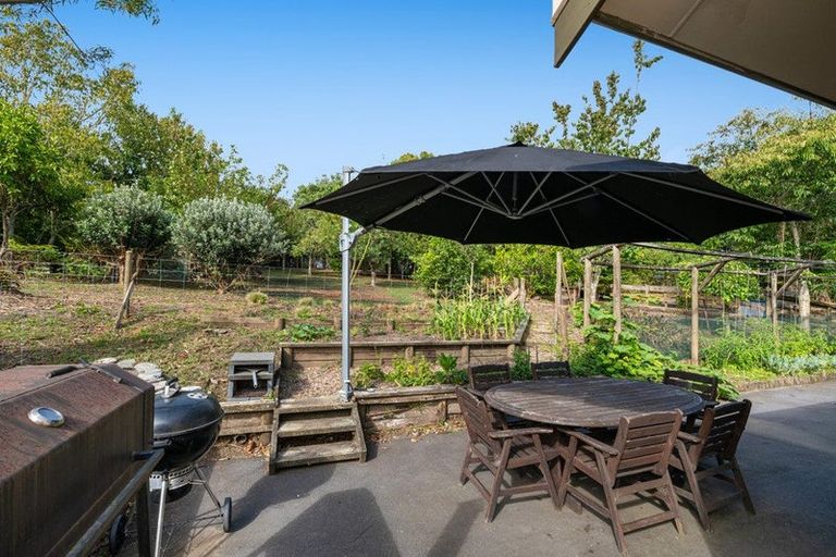 Photo of property in 1688 South Head Road, South Head, Helensville, 0874