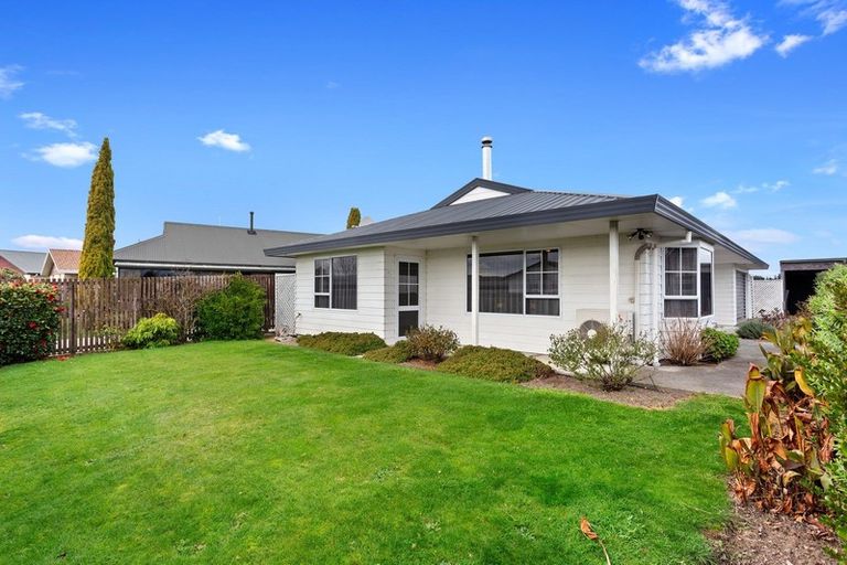 Photo of property in 28 Seadown Crescent, Amberley, 7410