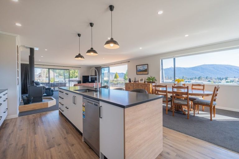 Photo of property in 6 Tawera Place, Te Anau, 9679