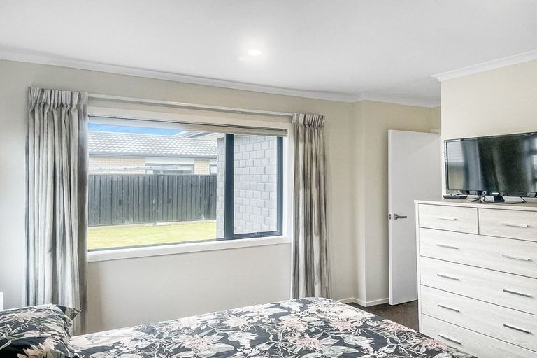 Photo of property in 38 Filmer Crescent, Wallaceville, Upper Hutt, 5018