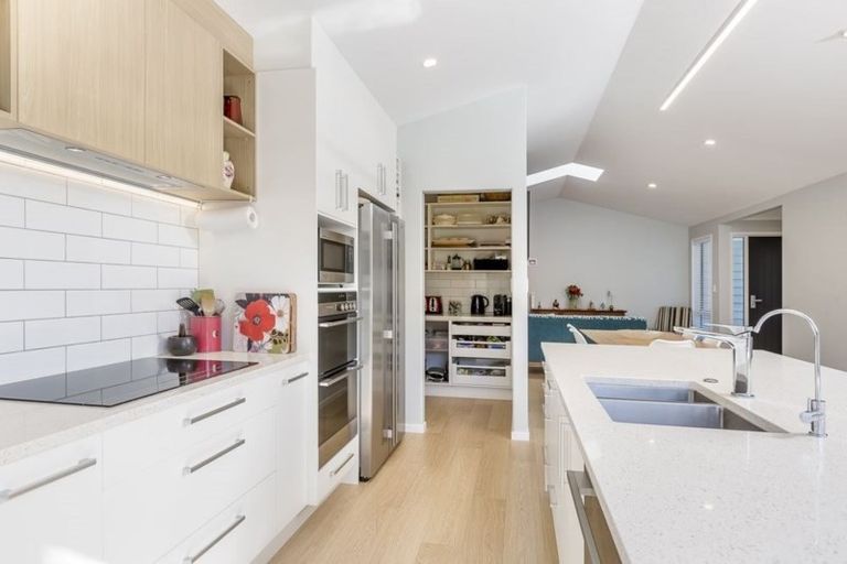 Photo of property in 16 Trevally Place, Snells Beach, 0920