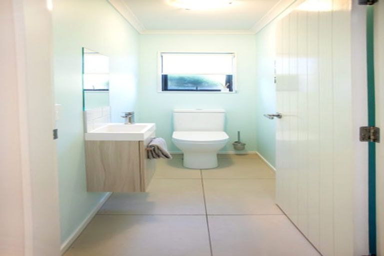 Photo of property in 73 Kotuku Drive, Paraparaumu Beach, Paraparaumu, 5032