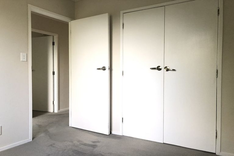 Photo of property in 25 Finn Place, Totara Vale, Auckland, 0629