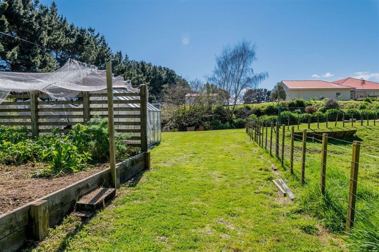 Photo of property in 450 Waitarere Beach Road, Waitarere, Levin, 5574