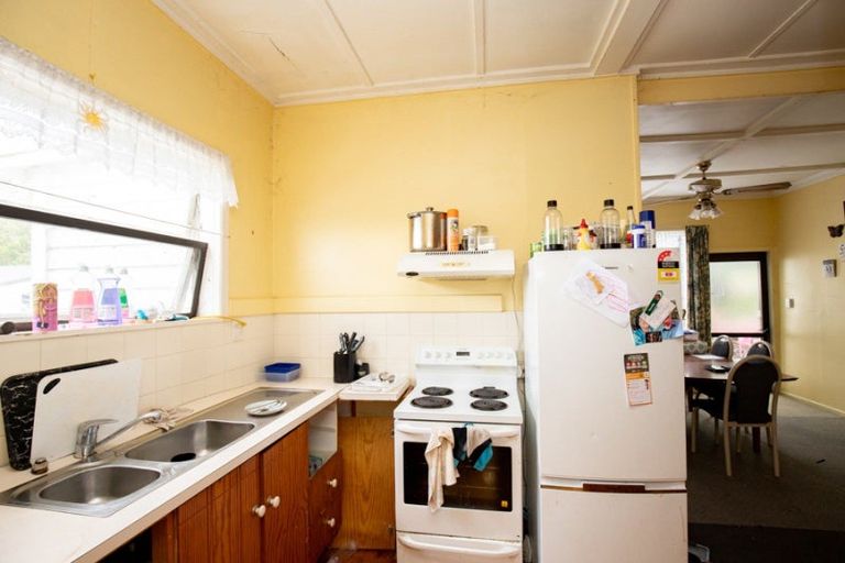 Photo of property in 18 Canal West Road, Waitakaruru, Thames, 3576