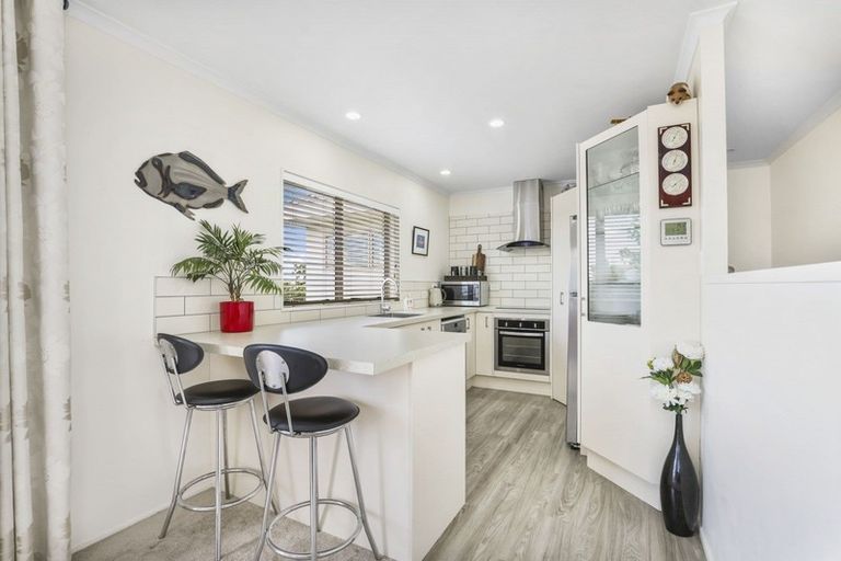 Photo of property in 8 Glenburn Place, Nawton, Hamilton, 3200