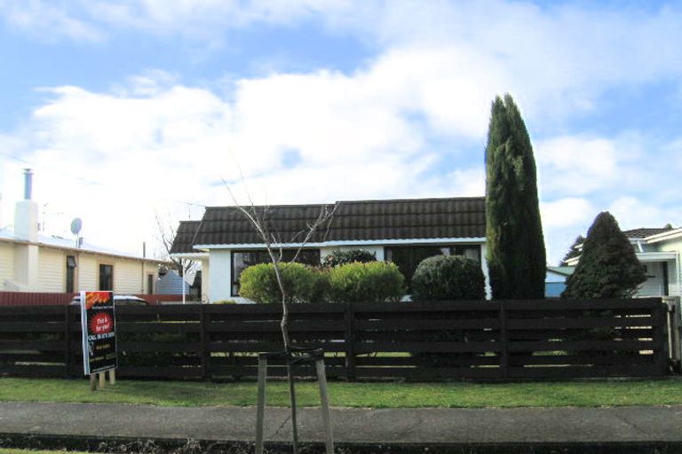 Photo of property in 212 Mayfair Avenue, Mayfair, Hastings, 4122