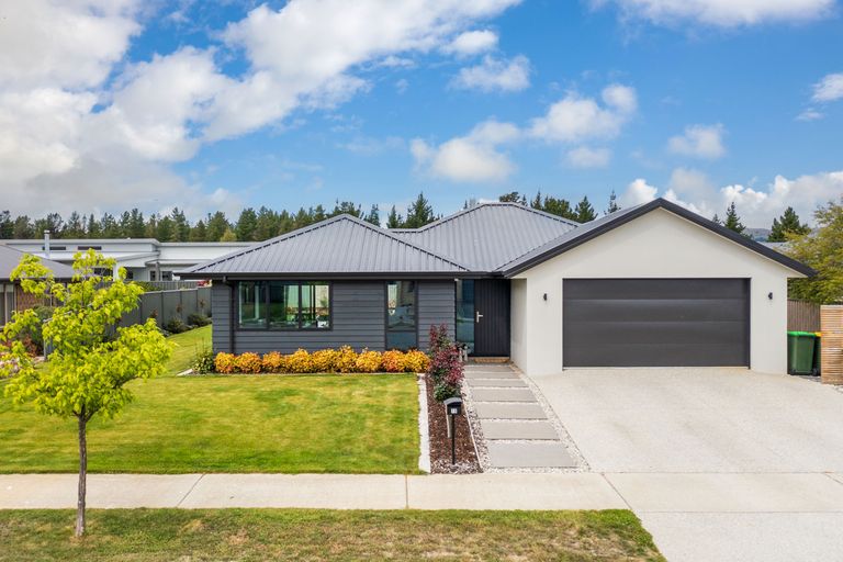 Photo of property in 19 Henderson Drive, Alexandra, 9320