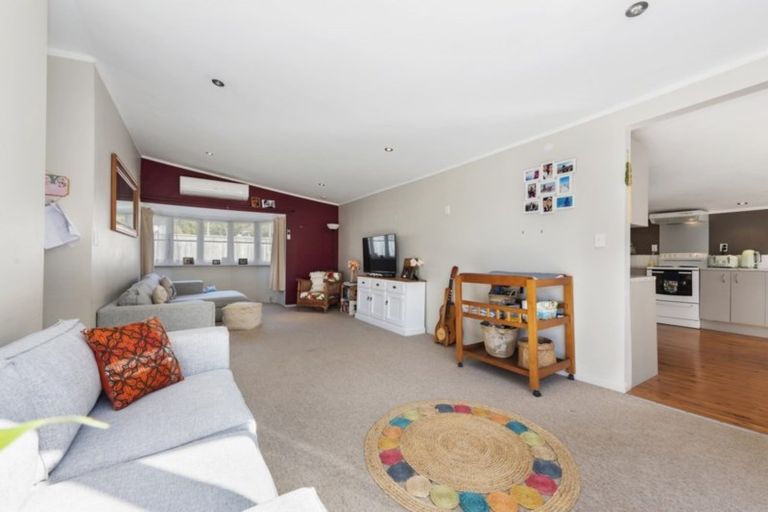 Photo of property in 52 Raukawa Street, Stokes Valley, Lower Hutt, 5019