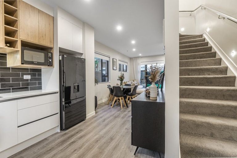 Photo of property in 21a Lumbarda Drive, Kumeu, 0810