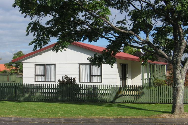 Photo of property in 2/8 Leven Lane, Totara Heights, Auckland, 2105