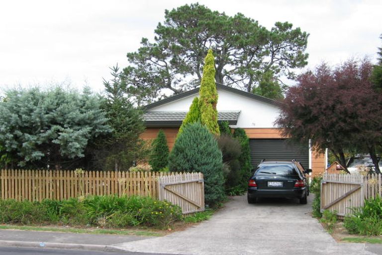 Photo of property in 78 Harmel Road, Glendene, Auckland, 0602