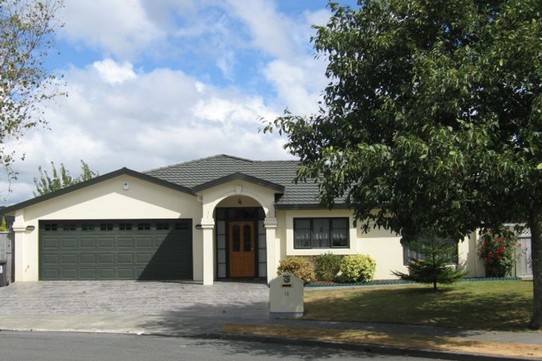 Photo of property in 11 Morepork Close, Brown Owl, Upper Hutt, 5018