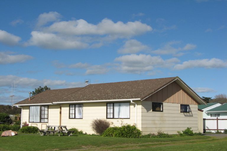 Photo of property in 2 Walton Street, Bulls, 4818