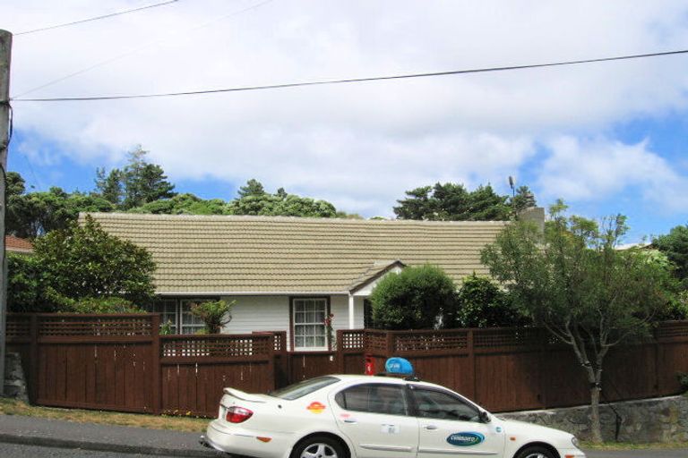 Photo of property in 9 Montreal Grove, Kingston, Wellington, 6021