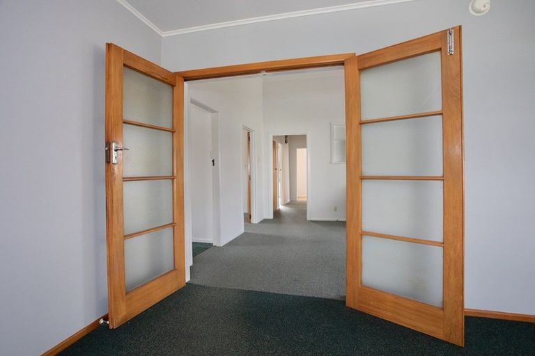 Photo of property in 11 Follett Street, Marton, 4710