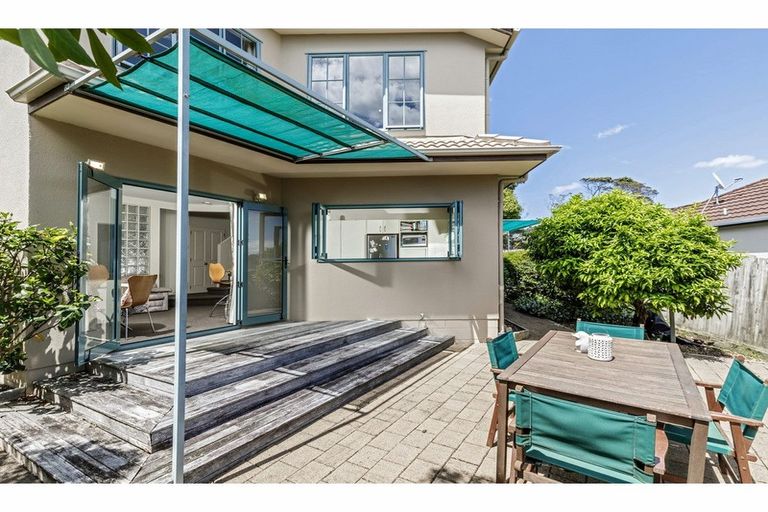 Photo of property in 127a Browns Bay Road, Browns Bay, Auckland, 0630
